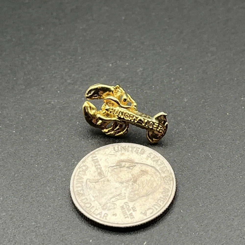 Hungry‎ Tiger Gold Tone Lobster Lapel Hat Pin
